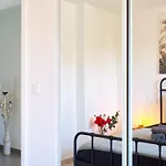 Dans Les Etoiles - 2 Bedroom With Free Parking Near To The City Center