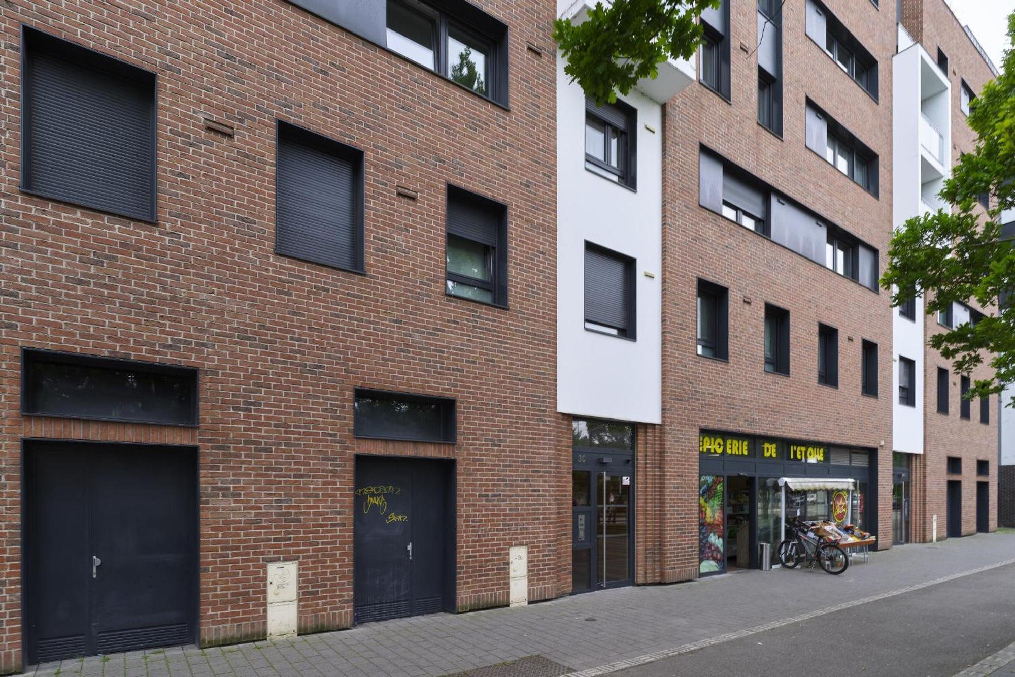 Appartement Dans Les Etoiles - 2 Bedroom With Free Parking Near To The Center *