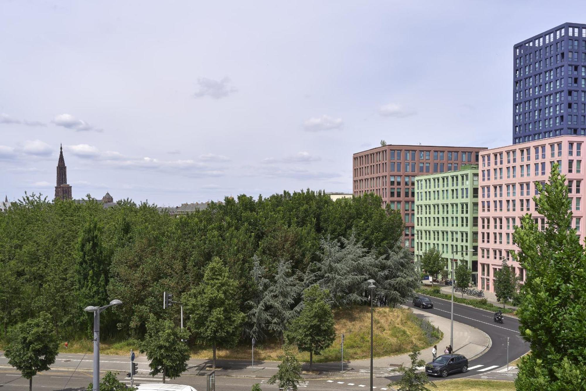 Dans Les Etoiles - 2 Bedroom With Free Parking Near To The Center Appartement *