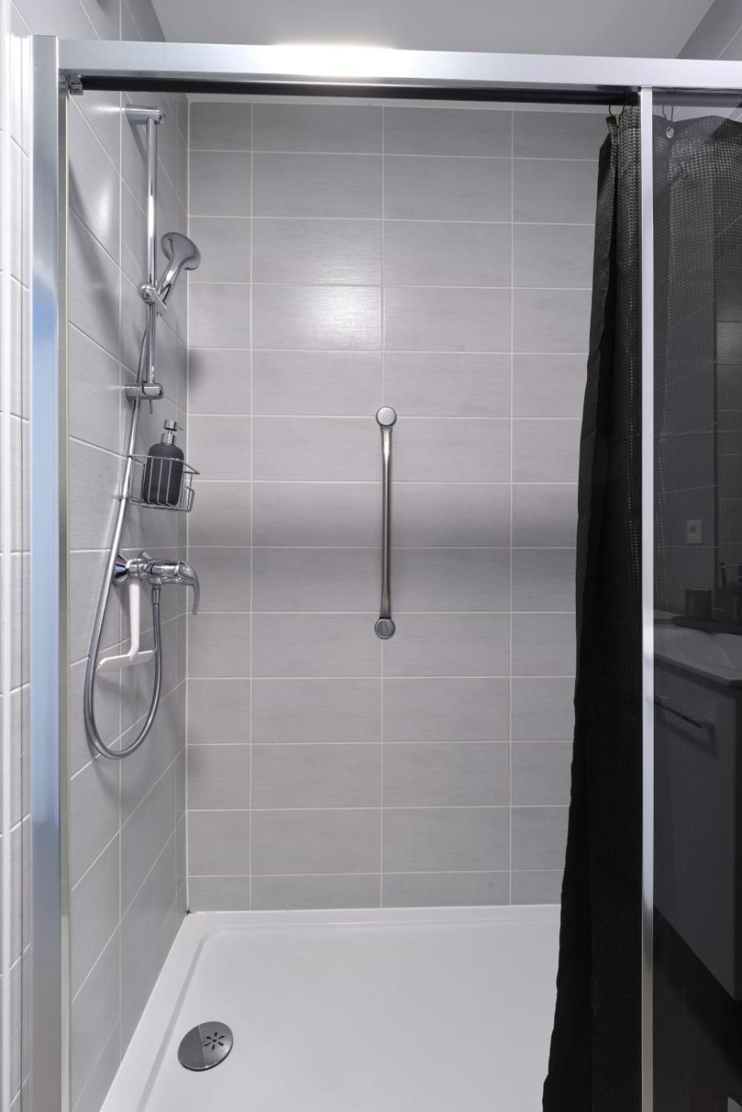 Dans Les Etoiles - 2 Bedroom With Free Parking Near To The Center Appartement Straatsburg