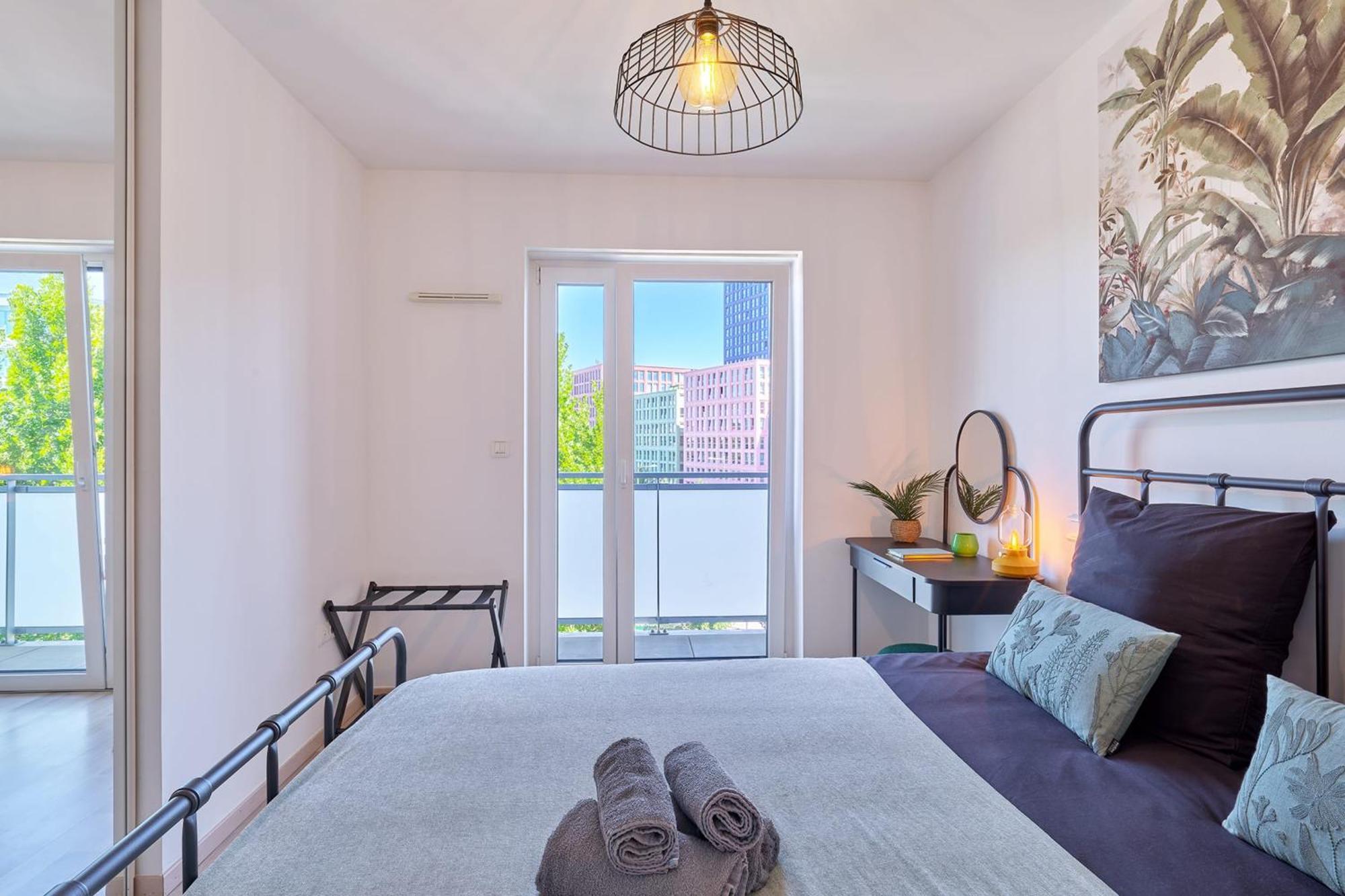 Dans Les Etoiles - 2 Bedroom With Free Parking Near To The Center Appartement