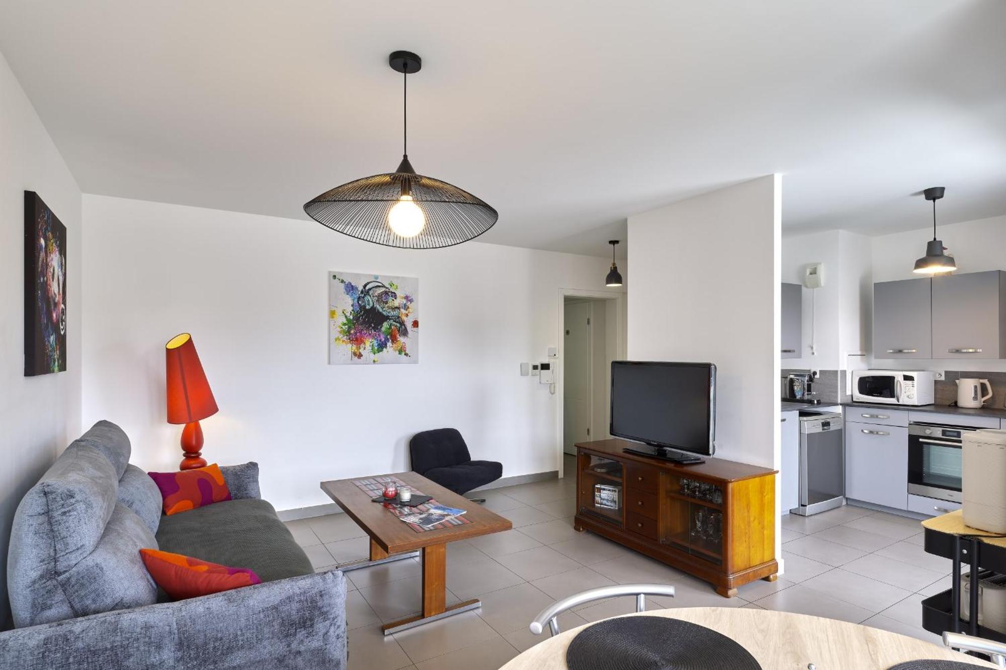 Dans Les Etoiles - 2 Bedroom With Free Parking Near To The Center Appartement *